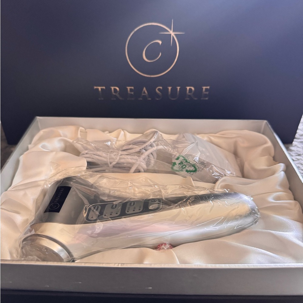 C-Treasure by NOVUSKIN Silver Facial ANTI AGING LED Device